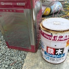 DIY SALE！ペンキ茶色　ホワイト　2缶で1000円