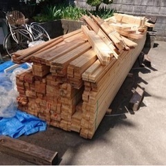どんな木材でも構いません 輪木 板木 200本ぐらい助けて…