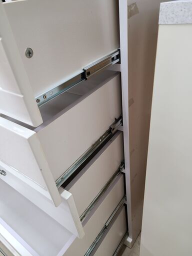 J4835 IKEA イケア DETOLF 4段ガラスショーケース ガラス扉キャビネット AA-926745-1 クリーニング済 【リユースのサカイ柏店】  - その他