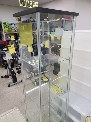 J4835 IKEA イケア DETOLF デトルフ 4段ガラスショーケース ガラス扉キャビネット AA-926745-1 クリーニング済  【リユースのサカイ柏店】 - その他