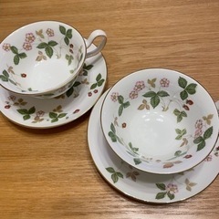 Wedgwood　ワイルド ストロベリー ティーカップ&ソーサー...