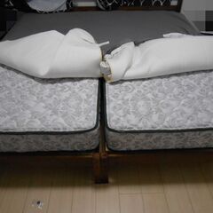 【配送出来ます】ニトリシングルベッド2個 全米トップクラスのSerta（サータ）マットレス2個のセット キングベッド ワイドキングベッド（近くなら配送も可能です）