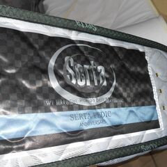 【配送出来ます】ニトリシングルベッド2個 全米トップクラスのSerta（サータ）マットレス2個のセット キングベッド ワイドキングベッド（近くなら配送も可能です）