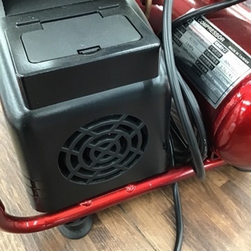 E-57【ご来店頂ける方限定】SK11のオイルレスエアコンプレッサーです