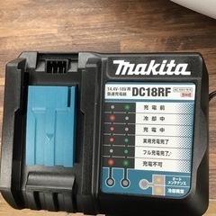 #E-58【ご来店頂ける方限定】MAKITAの18V充電式クリーナーです