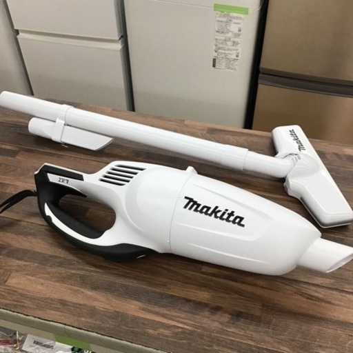 #E-58【ご来店頂ける方限定】MAKITAの18V充電式クリーナーです