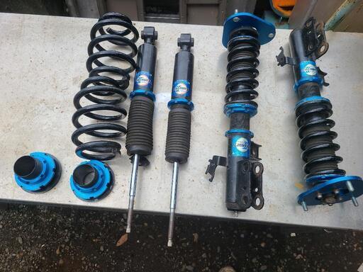 アルファード、ヴェルファイア 車高調 抜け無し HKS アルファード