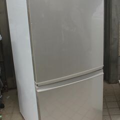 無料 137L 2ドア 冷凍冷蔵庫 シャープ 2013年製 訳あ...