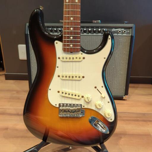 弦楽器、ギター Fender Japan ST-62M