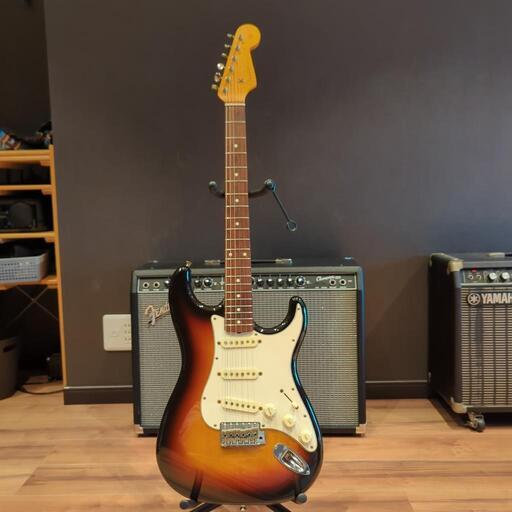 弦楽器、ギター Fender Japan ST-62M