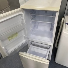 北九州市内配送無料　保証付き　シャープ SHARP 冷蔵庫(137L・つけかえどっちもドア) 2ドア ホワイト系 SJ-D14B-W