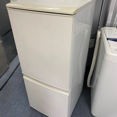 北九州市内配送無料　保証付き　シャープ SHARP 冷蔵庫(137L・つけかえどっちもドア) 2ドア ホワイト系 SJ-D14B-W