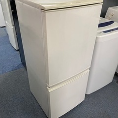 北九州市内配送無料　保証付き　シャープ SHARP 冷蔵庫(137L・つけかえどっちもドア) 2ドア ホワイト系 SJ-D14B-W