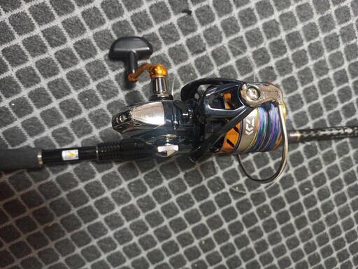 E-57【ご来店頂ける方限定】SK11のオイルレスエアコンプレッサーです