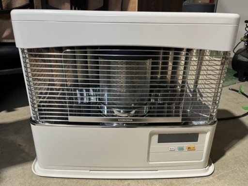 コロナ　ポット式輻射ストーブ　ＣＯＲＯＮＡ　石油ストーブ　２０２２年製　煙突式　ホワイト　参考新品定価価格１４１，５０２円　ＳＶ－７０２２ＰＲ