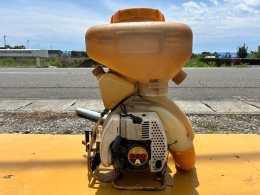 ヤンマー 実動背負式動力散布機 FS360 大容量13L害虫駆除　ブロアー　農薬散布　粒状