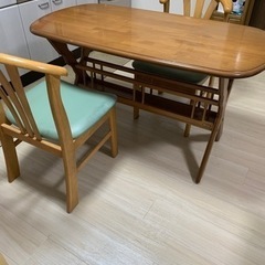 テーブル、椅子2