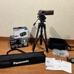 【美品】パナソニック ビデオカメラ HC-W585M 三脚有　バ...