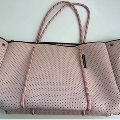 ポーチ付き《HAMANO》アンサンブルトートバッグ 黒 シボ革 肩掛け可 大容量