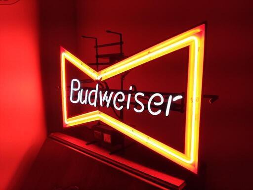 Budweiserバドワイザー ネオン管    　　　壁掛けタイプ！