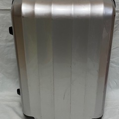 シルバー　スーツケース