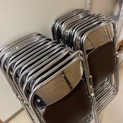 パイプ椅子18脚