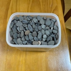 石焼き芋を焼く石