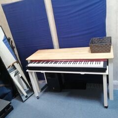 PCテーブル兼電子ピアノ台【値下げ】