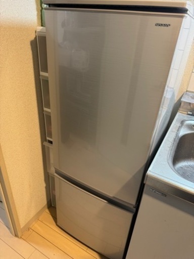 2018年製　シャープ　ノンフロン冷凍冷蔵庫 167L