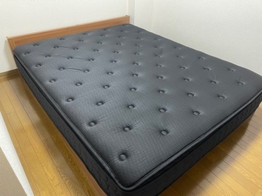 【美品・元値56020円】クイーンベッド　マットレス付き