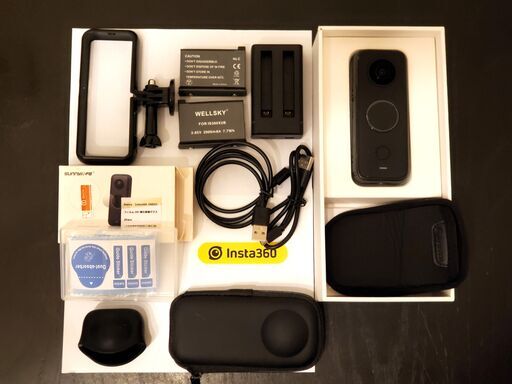 Insta360 one X2 本体、純正バッテリ- 3 枚, レンズキャップ、強化ガラス 1 枚