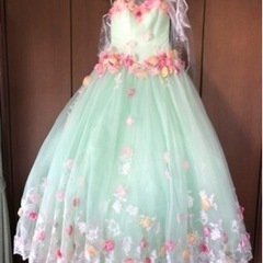 ウエディングドレス　カラードレス