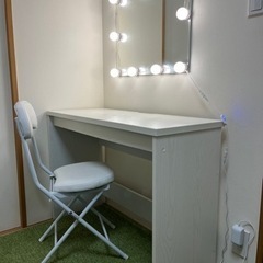 机、椅子、鏡、ライトセット