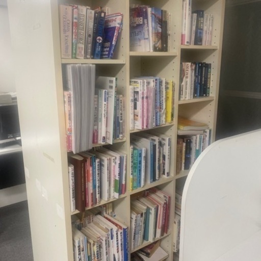 英会話関連書籍500冊程度いろいろ含まれています。