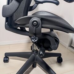 ハーマンミラー HermanMilller アーロンチェア Bサイズ フル装備 ランバーサポート ブラック AE123AWB