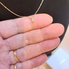 現行品【定価38000円の半額】ジュエリーツツミ18金イエローゴールドダイヤモンドネックレス、販売店証明書、ケース付き