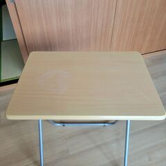 折りたたみテーブル / Folding table