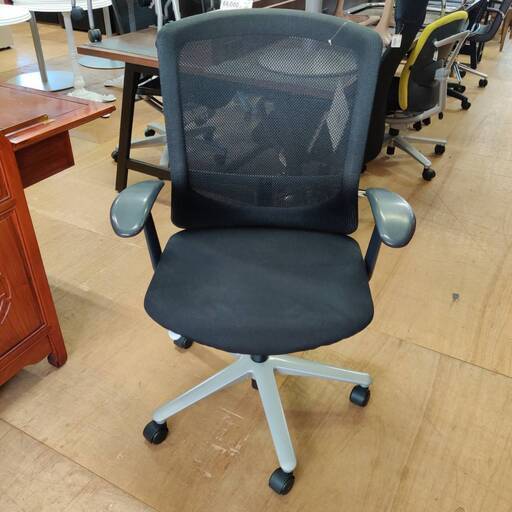 【愛品倶楽部柏店】UCHIDA 肘付き ミドルバックチェア REGIA RA-30T