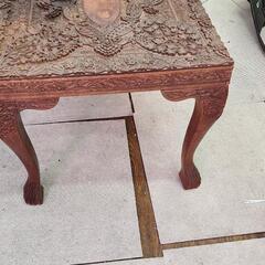 インドのデザインテーブル