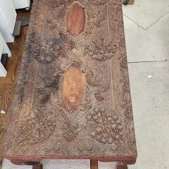 インドのデザインテーブル