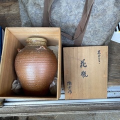 壺　¥1000