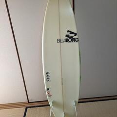 サーフボードショート