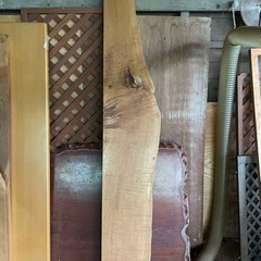 一枚板 ① 　樹種不明　テーブルなどに