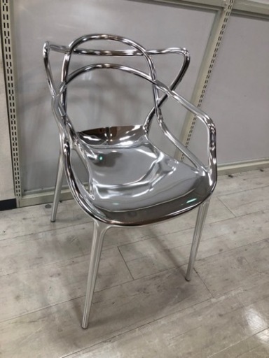 取りに来れる方限定！Ｋａｒｔｅｌｌ(カルテル)のマスターズチェアです！