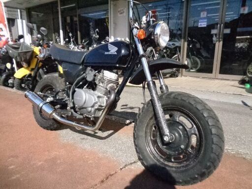 NO.5016　エイプ５０ （ＡＰＥ） クラッチ付き５速ミッション車　フューエルインジェクション車　アップハンドル　ステンレスマフラー　ブラック　☆彡
