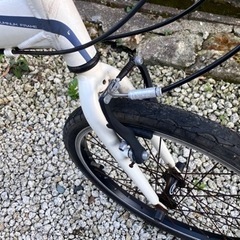 583、折りたたみ自転車20インチホワイト