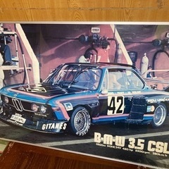 BMW3.5CSLレース場ピット