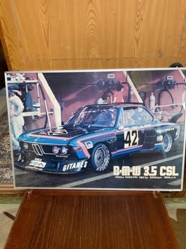BMW3.5CSLレース場ピット