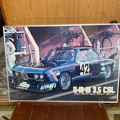 BMW3.5CSLレース場ピット