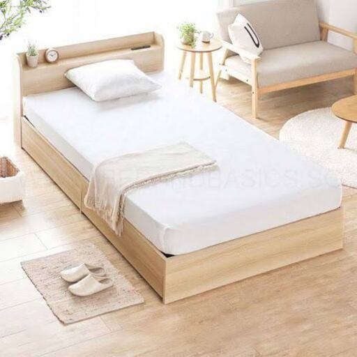 Ikea シングルベッド（プラグ延長付き）
